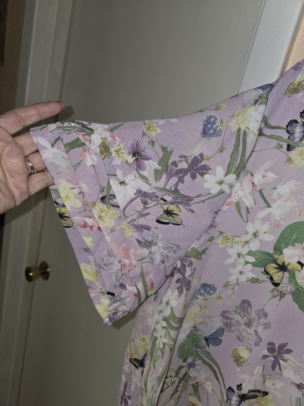 Cynthia Rowley Lavender Botanical Butterfly Split-Neck Blouse - Plus 1X - Picture 4 of 5